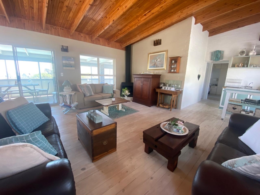 4 Bedroom Property for Sale in Pringle Bay Western Cape